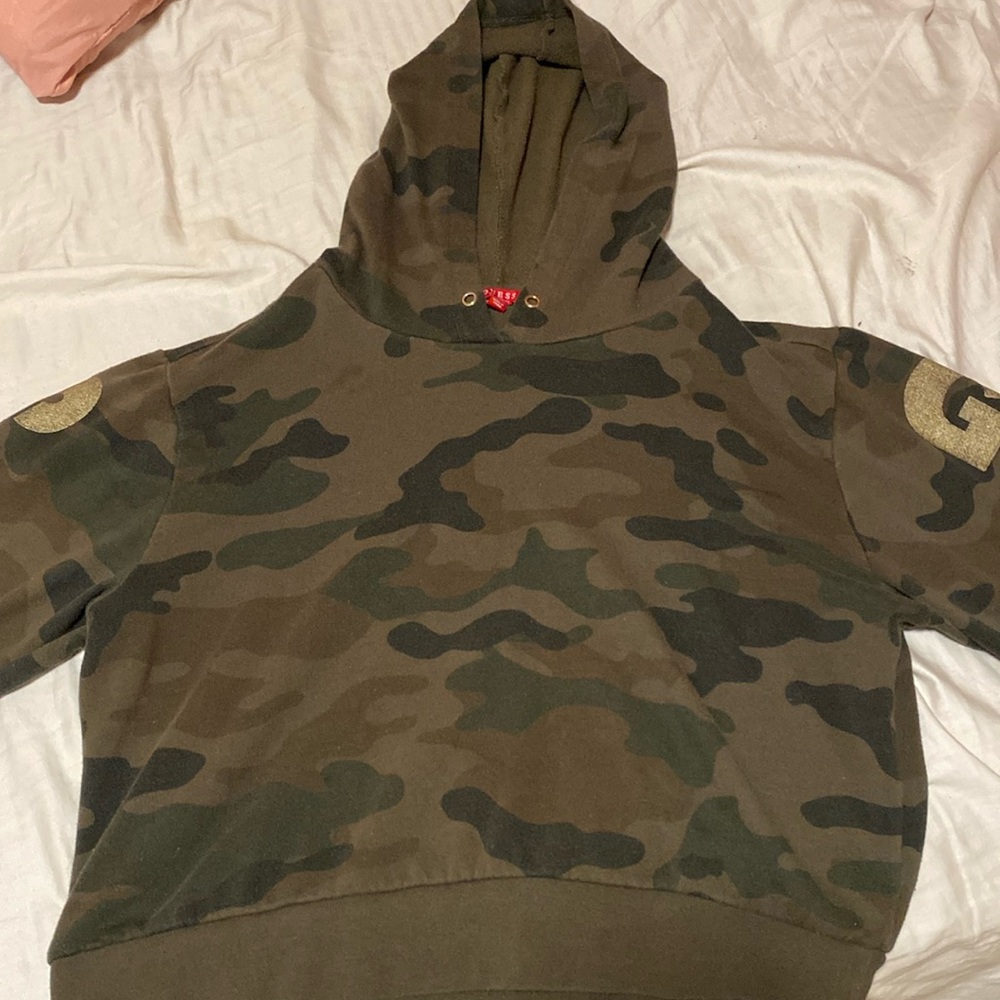 Guess sweatshirt